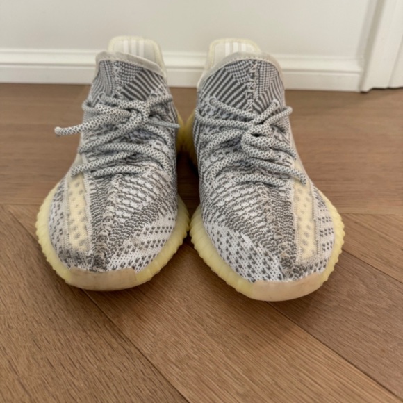 Adidas Yeezy Boost 350 V2 Static Size 6.5 Women’s - Picture 2 of 4